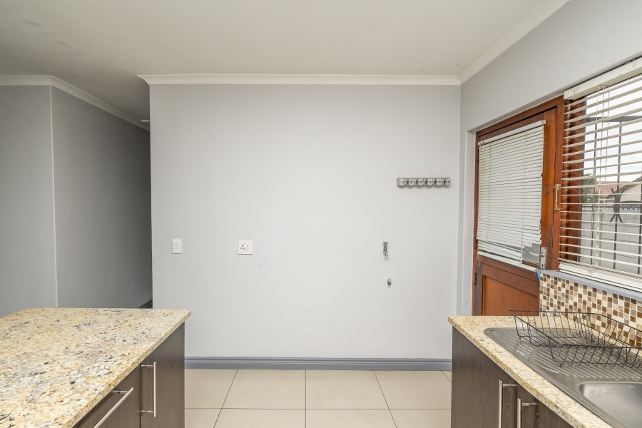 4 Bedroom Property for Sale in Bracken Heights Western Cape